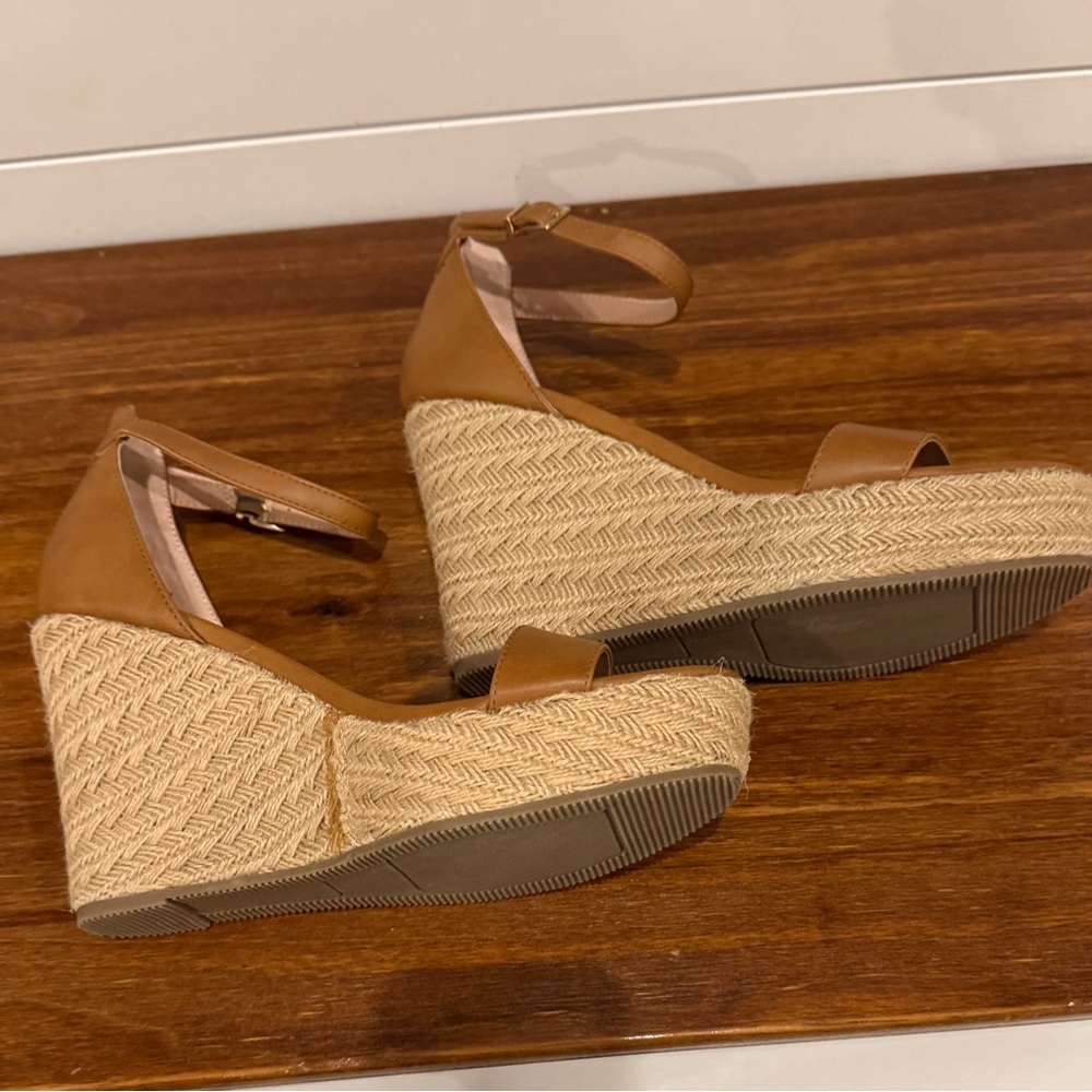 Madden Girl Tan Espadrille Wedge Sandals Ankle Strap Boho Platform Heels Sz 9.5 - Picture 4 of 7